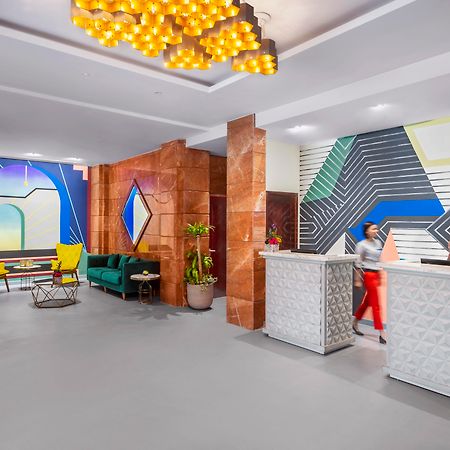Leva Hotel Mazaya Centre Дубай Екстериор снимка