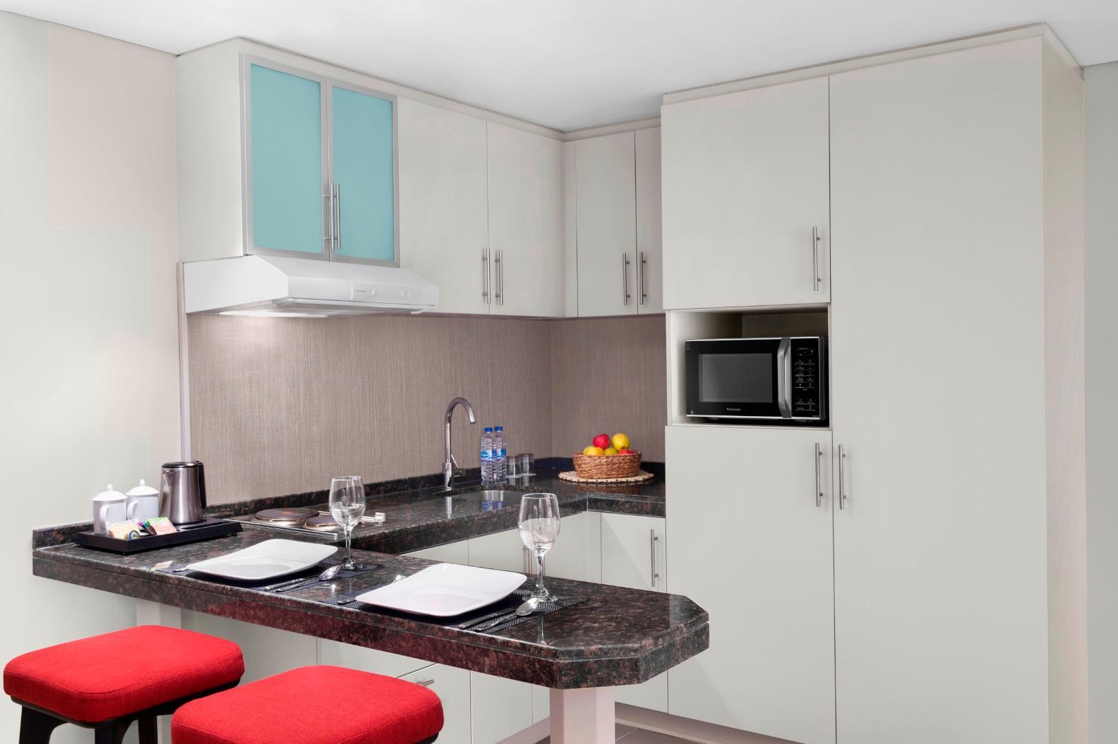 Leva Hotel Mazaya Centre Дубай Екстериор снимка