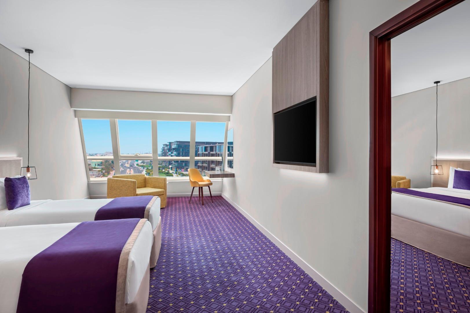 Leva Hotel Mazaya Centre Дубай Екстериор снимка