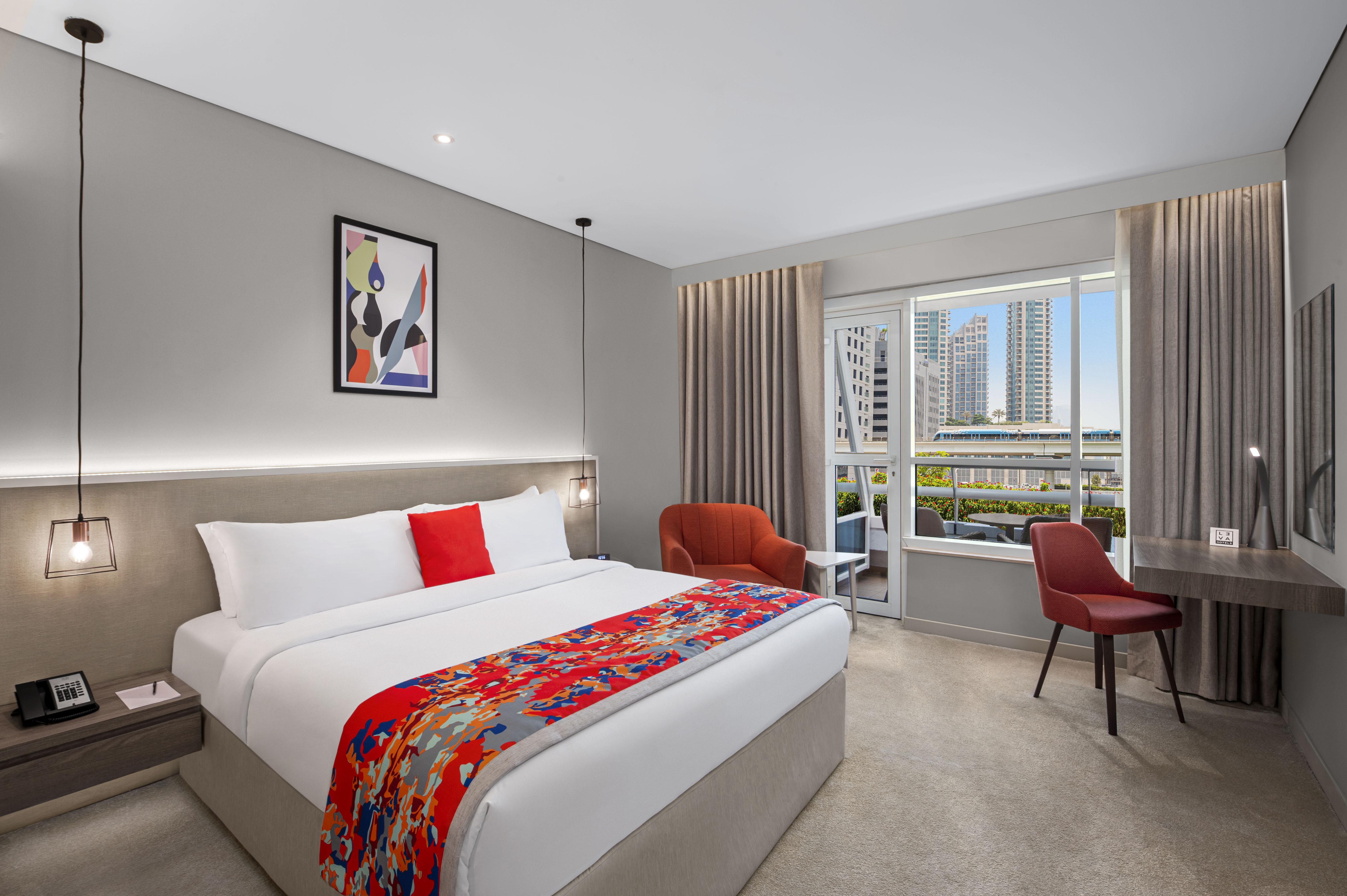 Leva Hotel Mazaya Centre Дубай Екстериор снимка