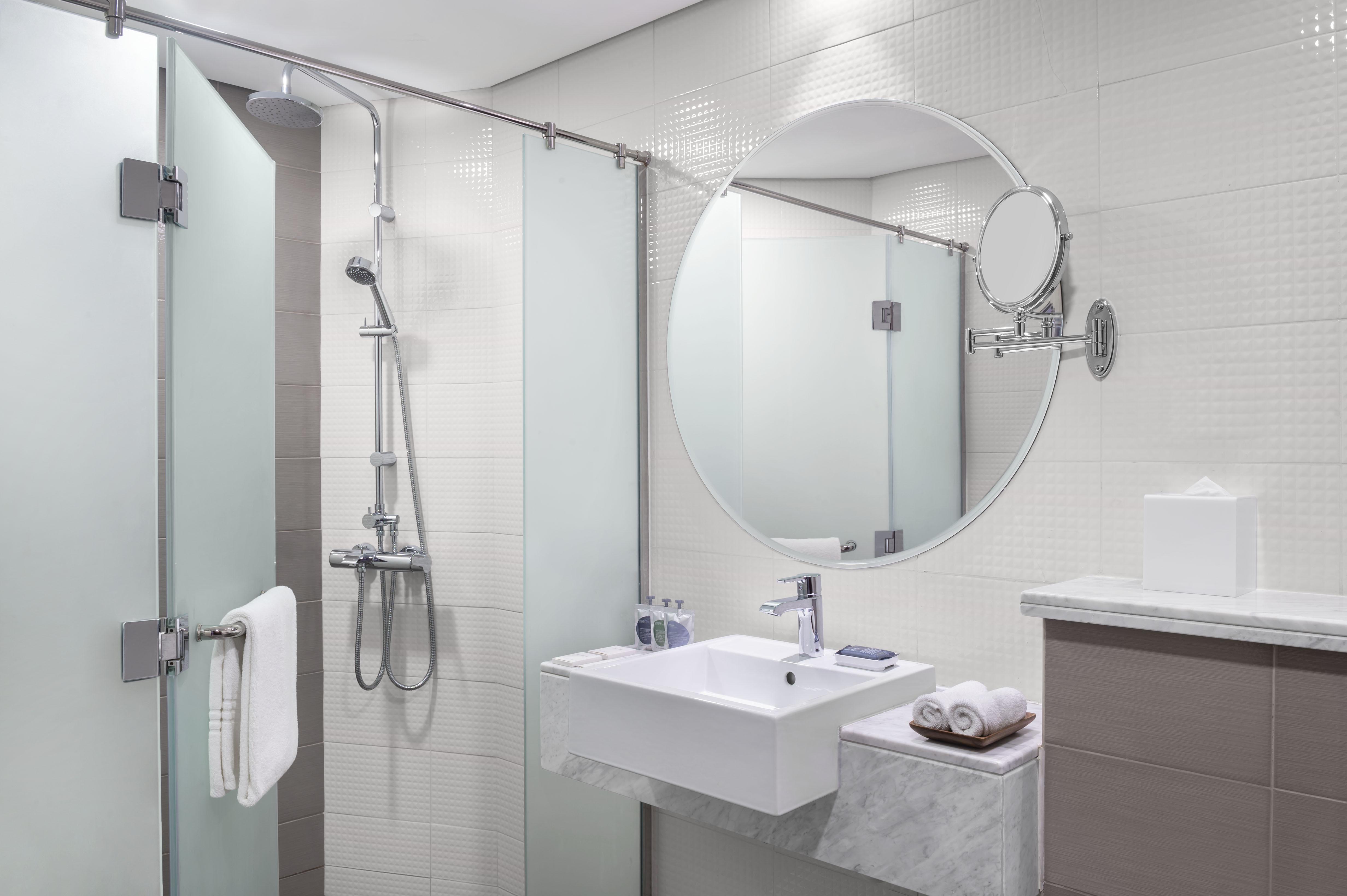 Leva Hotel Mazaya Centre Дубай Екстериор снимка