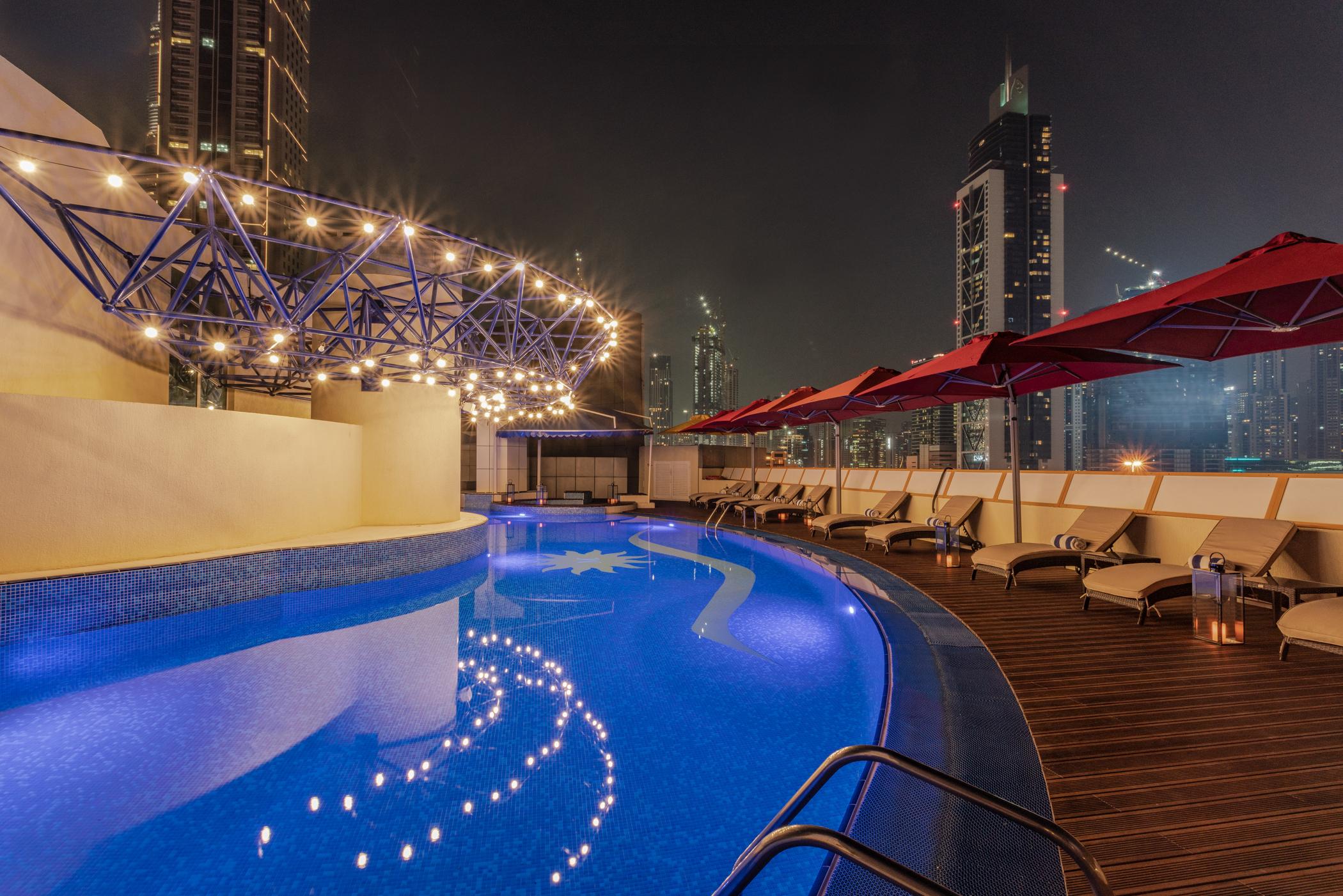 Leva Hotel Mazaya Centre Дубай Екстериор снимка