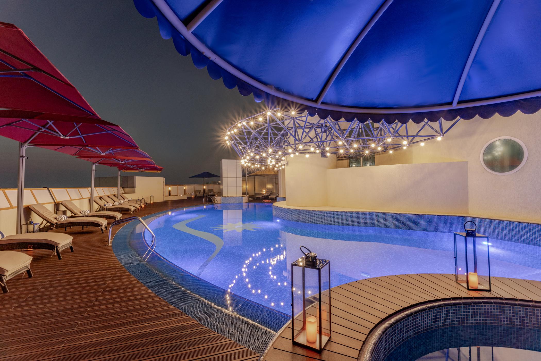 Leva Hotel Mazaya Centre Дубай Екстериор снимка